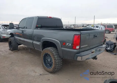 2002 GMC Sierra 1500 Sle z USA, uszkodzony, nr VIN 2GTEK19T021245195